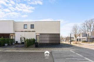 eze instapklare halfopen nieuwbouwwoning is gelegen in een rustige en aangename omgeving in Peer. Er is een vlotte verbinding richting Bree,...