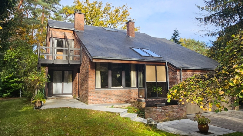 Zeer rustig gelegen villa van 245m² in moderne stijl op 14 are palende aan golfdomein - photo 1