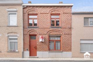 [[ DIT PAND NEEMT DEEL AAN DE ERA OPEN HUIZEN DAG OP 6/12 VAN 16:00 TOT 17:00 ]]Leuke stadswoning in hartje Ieper! &#127969;✨Deze charmante...