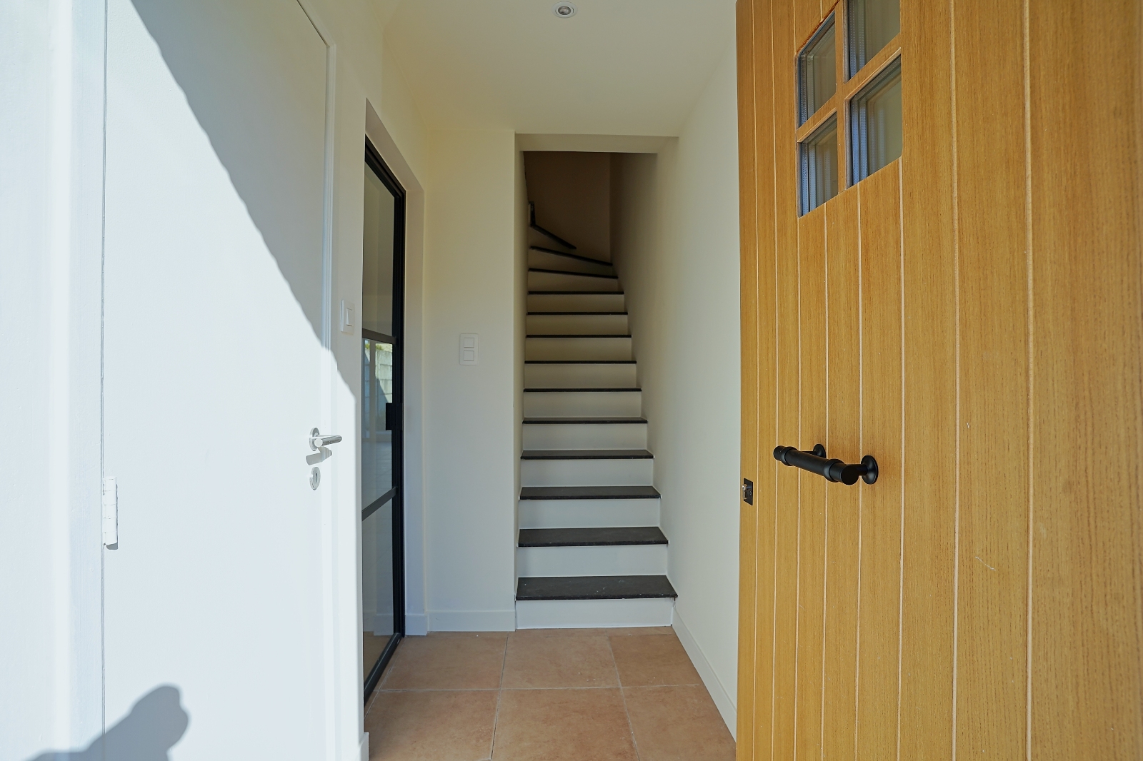 Prachtig gerenoveerde woning met 4 slaapkamers te Ledegem - foto 2