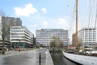 In het prestigieuze gebouw de Aequor op het Eilandje aan de dokken, vindt u ondergronds een afgesloten autobox met een parkeerruimte voor drie wagens.