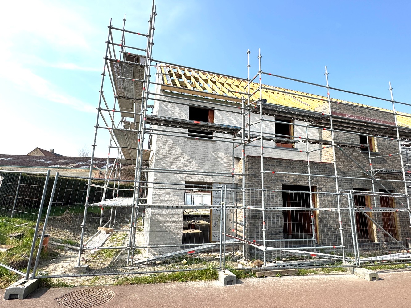 HALFOPEN NIEUWBOUW MET 3 SLPKS &amp; ZONNIGE TUIN TE ASSEBROEK! - foto 2