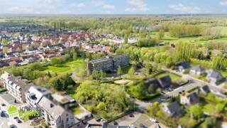 <p><span>Bouwgrond voor gesloten bebouwing (lot 19) op absolute toplocatie te Dendermonde</span></p><p><span> </span></p><p><span>Deze grond is zeer goed gelegen in de residentiële woonwijk "</span><span>Kwintijnpoort</span><span>", uiterst rustig en toch vlakbij het centrum, openbaar vervoer, scholen, fiets- en wandeldijk 'de Schelde', en sportcentrums.</span></p><p><span> </span></p><p><span>Het bouwperceel heeft een grondoppervlakte van ca. </span><span>3are 97ca (397m²),</span><span> gelegen in een goedgekeurde verkaveling, (zie luchtfoto en plan).</span></p><p><span>De </span><span>bouwvoorschriften</span><span>: een bouwdiepte van </span><span>18m</span><span> op het </span><span>gelijkvloers </span><span>en </span><span>12m</span><span> op de </span><span>verdieping</span><span>.</span></p><p><span>Er kan gebouw worden onder 2 bouwlagen met een hellend dak. Het is wel zo dat als er afgeweken wordt van de verkavelingsvoorschriften en bij de aanvraag tot omgevingsvergunning een openbaar onderzoek zal plaatsvinden en dat men dan in een gewone procedure valt, waarbij de termijn 105 dagen bedraagt.</span></p><p><span> </span></p><p><span>Extra troeven</span><span>: integraal zuid georiënteerd, rustig gelegen doodlopende straat, A-locatie!</span></p><p><span> </span></p><p><span>Plan vandaag nog uw persoonlijk afspraak voor meer info via T. <span>052/55.55.55</span></span><span> - <span>info@immotwins.be</span></span><span> - <span>www.immotwins.be</span></span></p><p><span>Voor een GRATIS SCHATTING of meer informatie, contacteer Stefaan via 0473/46.88.77 of <span>stefaan@immotwins.be</span></span></p><p><span> </span></p>
