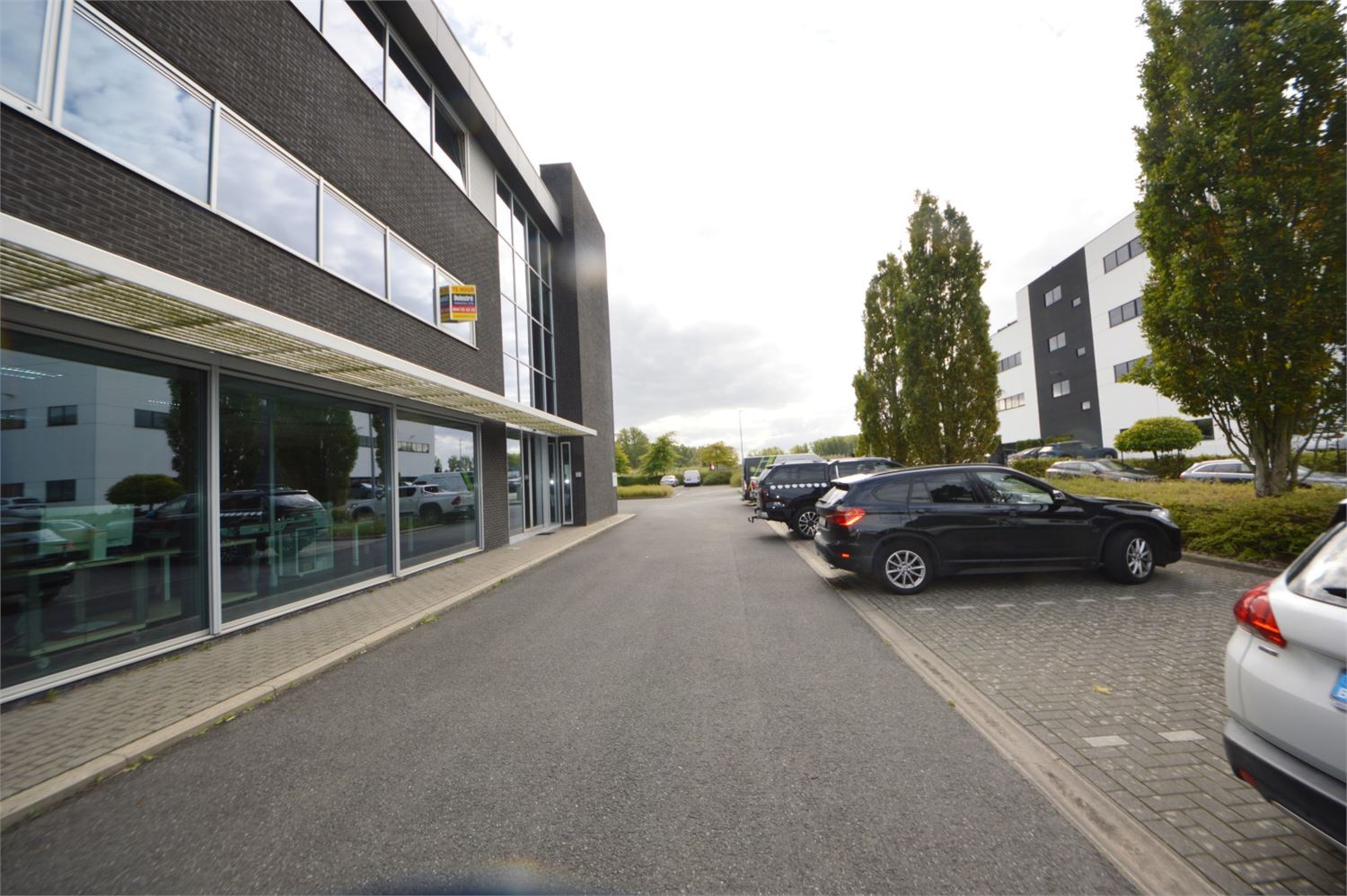 Commercial à louer à Grammont - photo 2