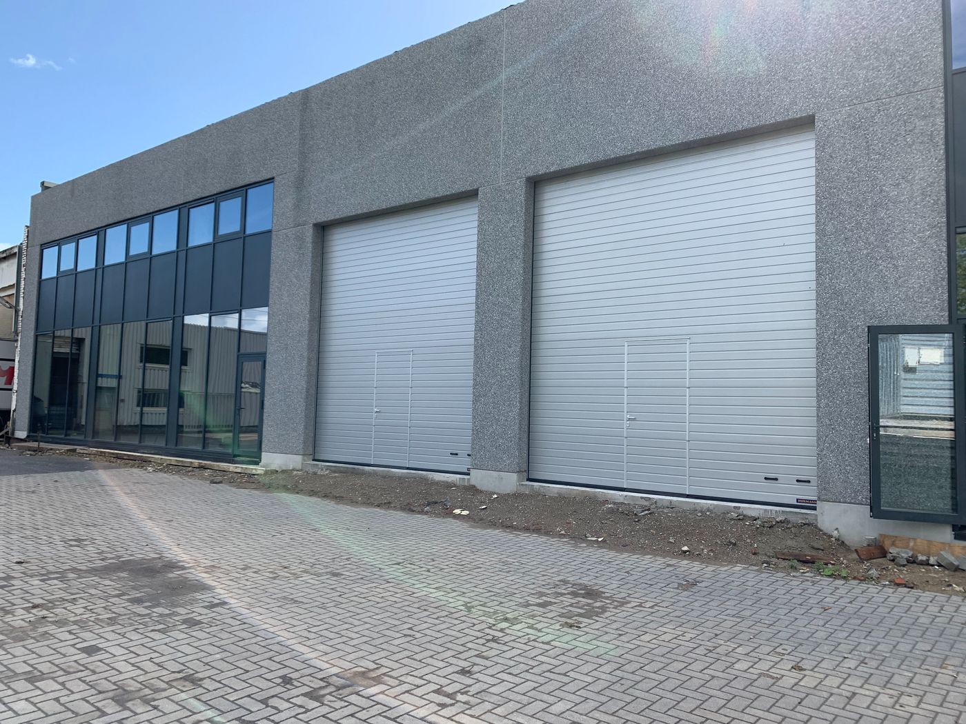 1.098 m² nieuwbouw loods/kantoor/showroom - photo 2