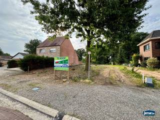 Ontdek de perfecte bouwgrond voor jouw droomhuis.Centraal, maar toch rustig gelegen nabij alle benodigde voorzieningen!Een ideale ligging voor een...