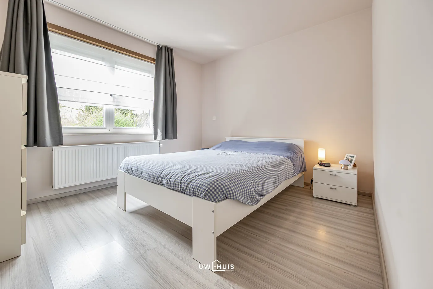 INSTAPKLARE WONING MET 4 SLPKS, 2 BADKAMERS IN BURCHT - foto 4