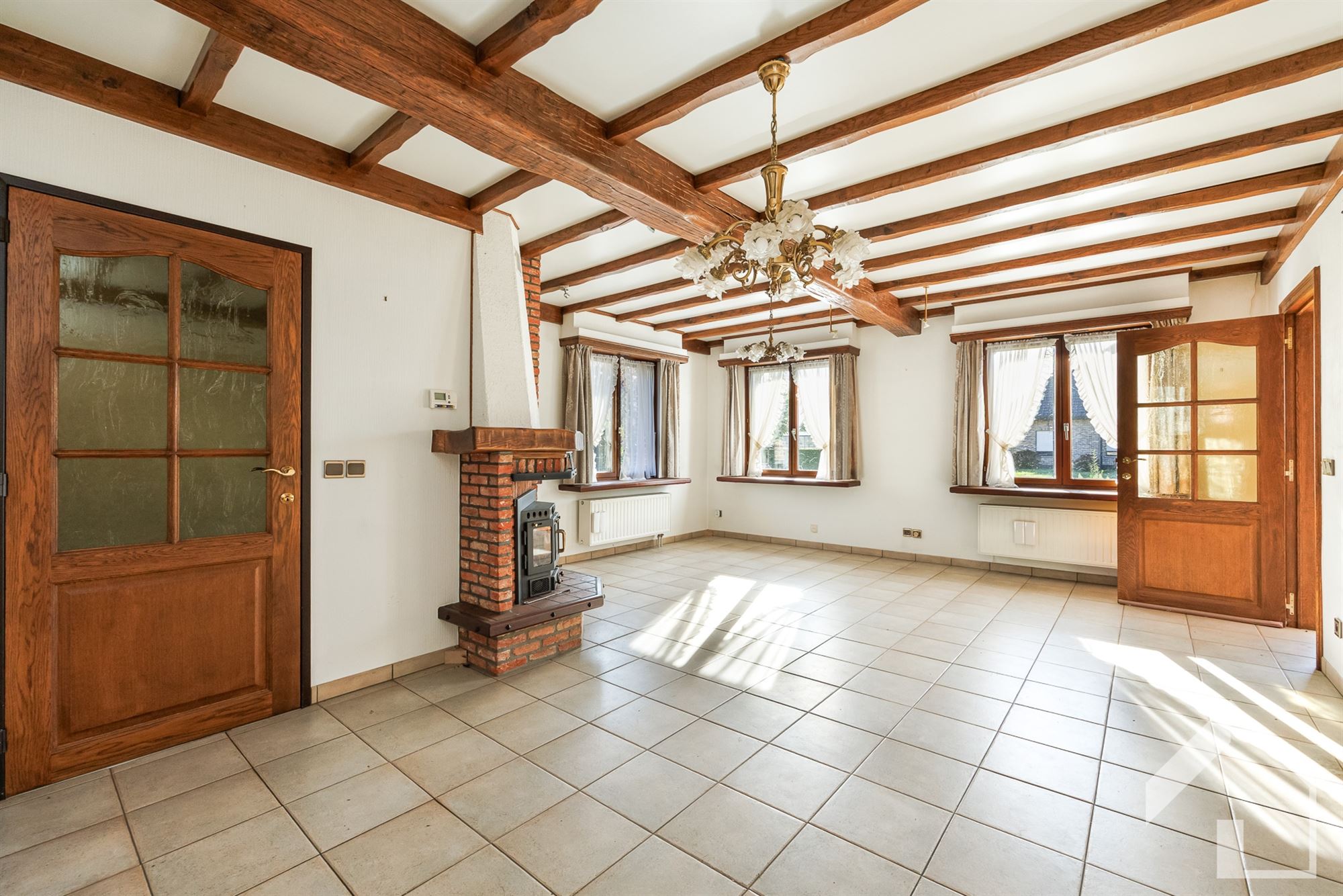 Te renoveren landhuis + achterliggend weiland - foto 5