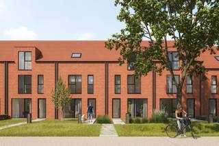 Deze gesloten bebouwing met een grondoppervlakte van 152m² combineert efficiënt ruimtegebruik met hedendaags wooncomfort. Op het gelijkvloers vind je een open leefruimte met keuken, een berging en een apart toilet. De eerste verdieping beschikt over drie comfortabele slaapkamers, een ingerichte badkamer, een berging en een apart toilet. De woning wordt voorzien van een zolder, een private carport en een tuin. Geïnteresseerd? Neem contact op via 03 808 43 94 of info@matexi.be.<br />