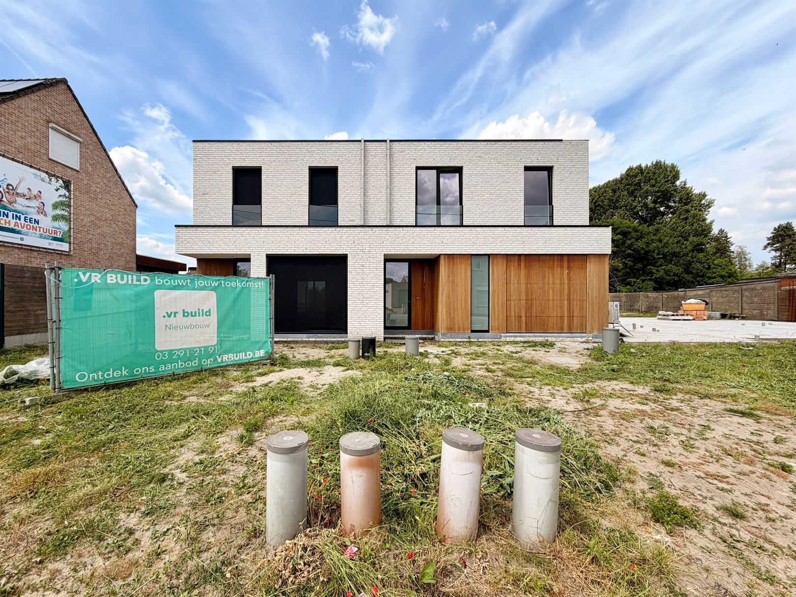 Nog op te richten gesloten nieuwbouwwoning met toffe tuin - foto 1