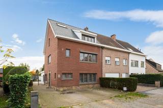 Pal in het centrum, maar toch rustig gelegen. Deze ruime woning met 5 slaapkamers en 2 badkamers biedt het ideale wooncomfort voor grotere...