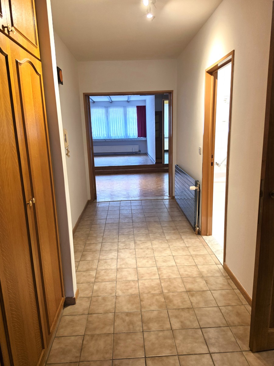 Appartement met 2 slaapkamers, berging en autostaanplaats - foto 4