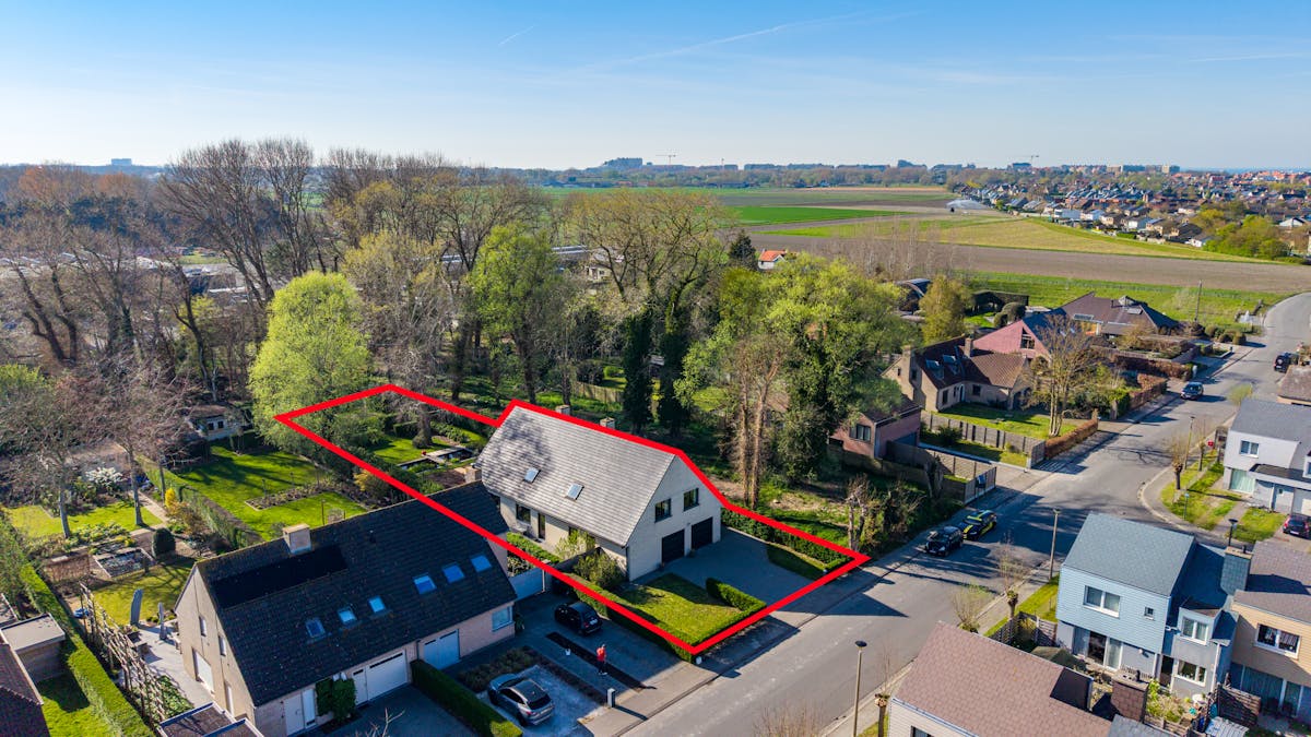 Beautiful 5 bedroom villa for sale in Nieuwpoort. - photo 2
