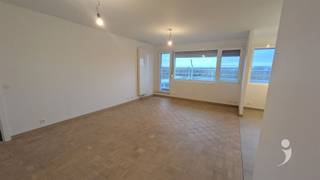 <p><span>Cozy apartment on the 9th floor of a large building at the edge of Leuven city center.</span></p><p><span>The apartment building is located near the Naamse Poort, between a Delhaize and a large parking lot. </span></p><p><span>The apartment has a terrace and large windows along the north/west side, offering a beautiful view over OHL, Gasthuisberg, Leuven city, ...</span></p><p><span>This house has just been completely renovated and has a brand new kitchen, bathroom etc....</span></p><p><span>There is a nice, bright living space with a beautiful view on the city via a spacious sunny terrace.</span></p><p><span>The renovated kitchen is equipped with all kinds of useful built-in appliances (dishwasher, hob, sink, combi oven, fridge).</span></p><p><span>There is a separate toilet in the hallway. There is 1 large and 1 smaller bedroom.</span></p><p><span> </span></p><p><span>The apartment building is equipped with several elevators. through a residents card, one can park cheaply at OHL.</span></p><p><span>In the basement there is a storage room for this apartment.</span></p><p><span>Monthly advance of 125 euros includes costs common parts, but also cold and hot water, heating and waste disposal.</span></p><p><span> </span></p><p><span>Available immediately. Not furnished.</span></p><p><span>Interested? Request your visit through our website.</span></p>