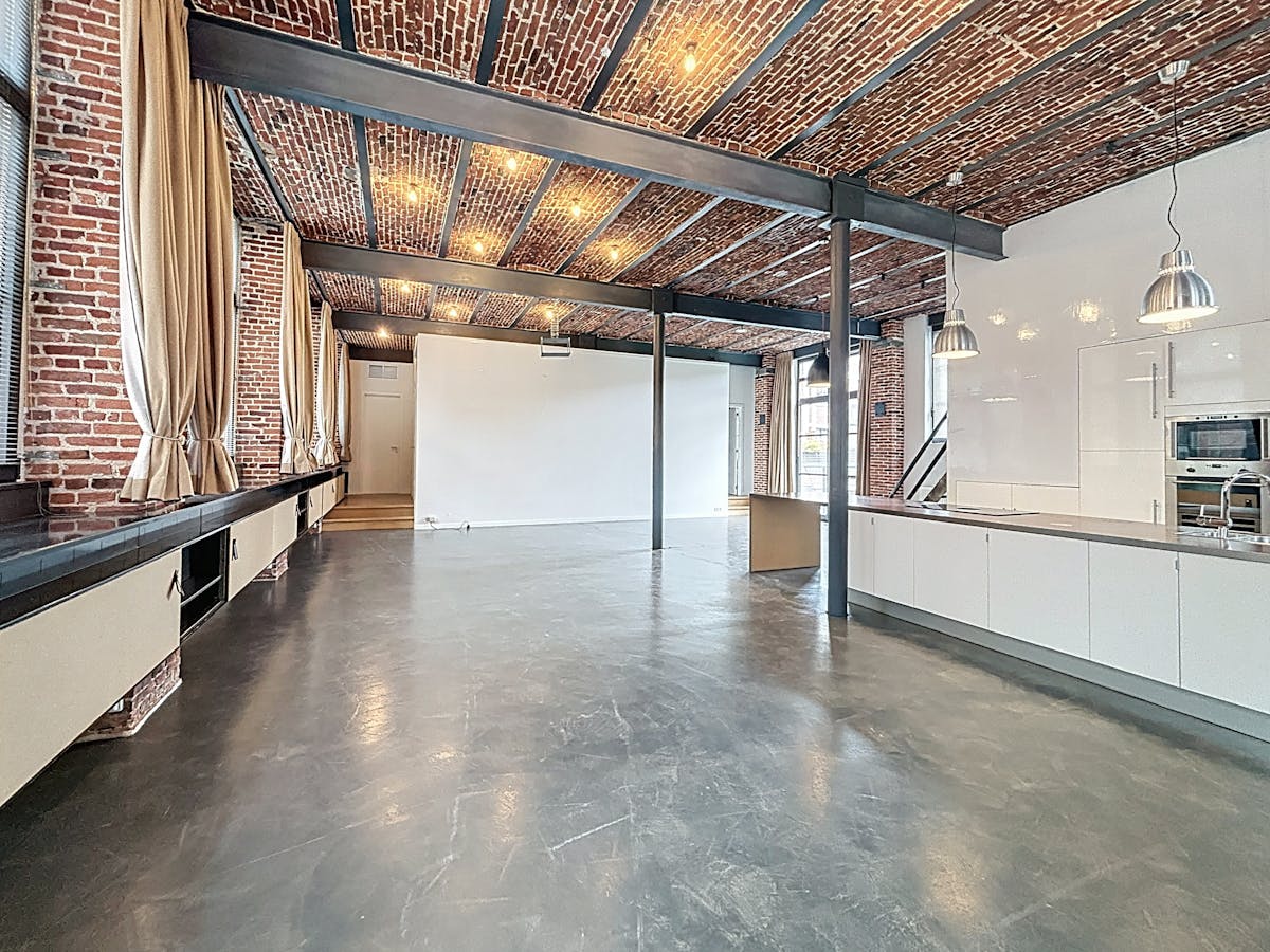 Spacious open loft for rent in Koekelberg - photo 2
