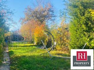 BRUSSELS/HAREN. This magnificent BEL-ETAGE-style house offers ± 165 m² of living space and an exceptional living environment in Brussels. It...