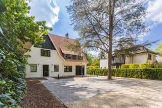 Zegersdreef 5In one of the most coveted and green avenues of Vriesdonk, within walking distance of the village center and right at the entrance to...