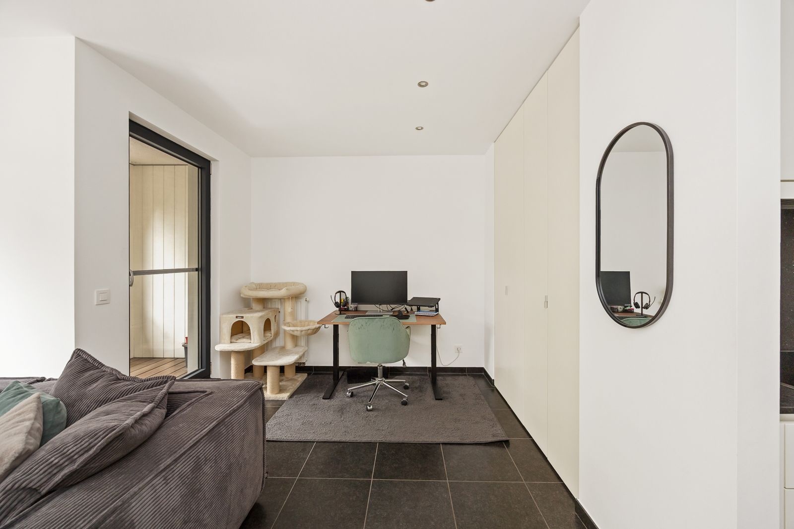 Topgelegen éénslaapkamerappartement met ruim terras en staanplaats in centrum Kapellen! - foto 4
