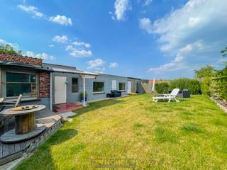 Deze INSTAPKLARE, GEZELLIGE GEZINSWONING bevindt zich te Gavere. Naast zijn RUSTIGE, GUNSTIGE LIGGING kent deze ook een GOEDE BEREIKBAARHEID...