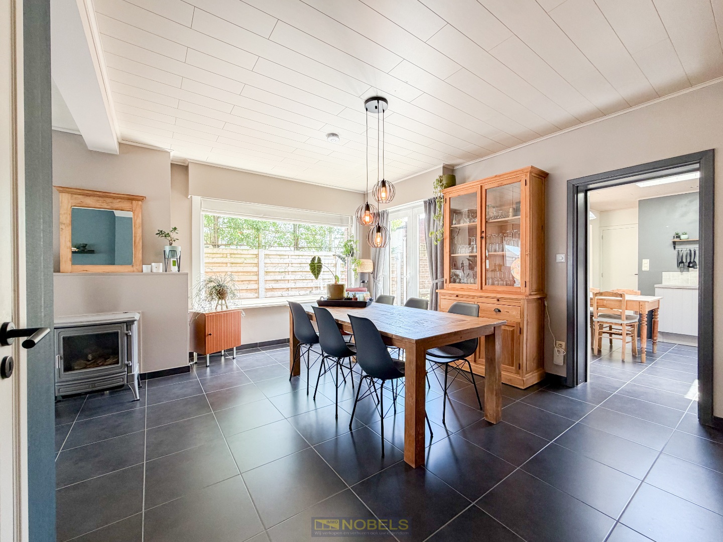 Te koop, Instapklare gezinswoning met trendy interieur en onderhoudsvriendelijke tuin te Gavere! - foto 4