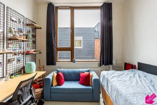 De studentenkamer is gelegen in de universiteitsbuurt op wandel- & fietsafstand van het Centraal station, de Grote Markt, de Groenplaats en de...