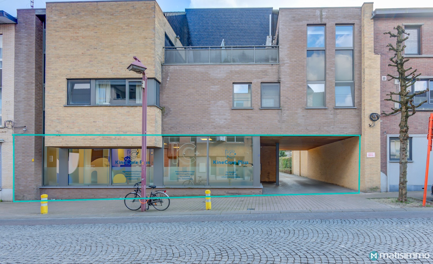 2 PRAKTIJKRUIMTES MET 10 PARKEERPLAATSEN TE HUUR IN HET CENTRUM VAN HOESELT - foto 1