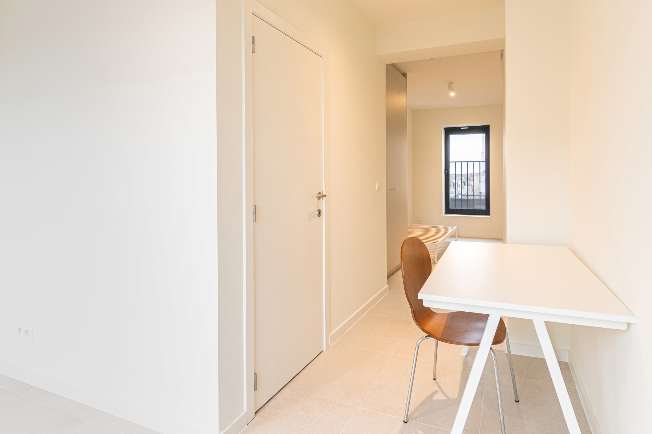 Volledig gerenoveerde studentenkamer in hartje Mechelen  - foto 3