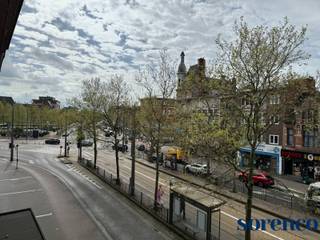 In het centrum van Mortsel bevindt zich dit lichtrijk twee slaapkamer appartement gelegen op de 1ste verdieping in een klein gebouw zonder...