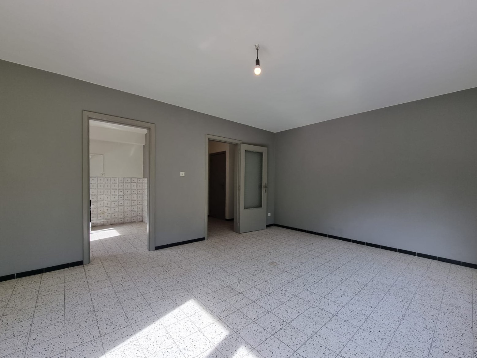 Gezellig 2-slaapkamer app met privatieve garage en kelder - foto 3