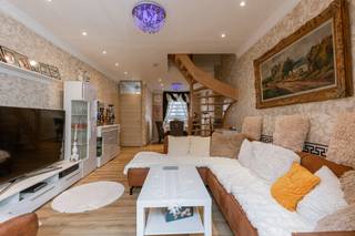 Maison de ville avec 4 chambres dans le quartier BloemekenswijkMobiscore : 9/10Cette maison est située dans une rue calme du quartier Bloemekenswijk,...