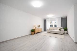 TE KOOP IN EVERGEM!Ontdek deze instapklare en energiezuinige gezinswoning in Evergem! Dankzij het gunstige EPC-label B (133 kWh/m²) geniet je van een...