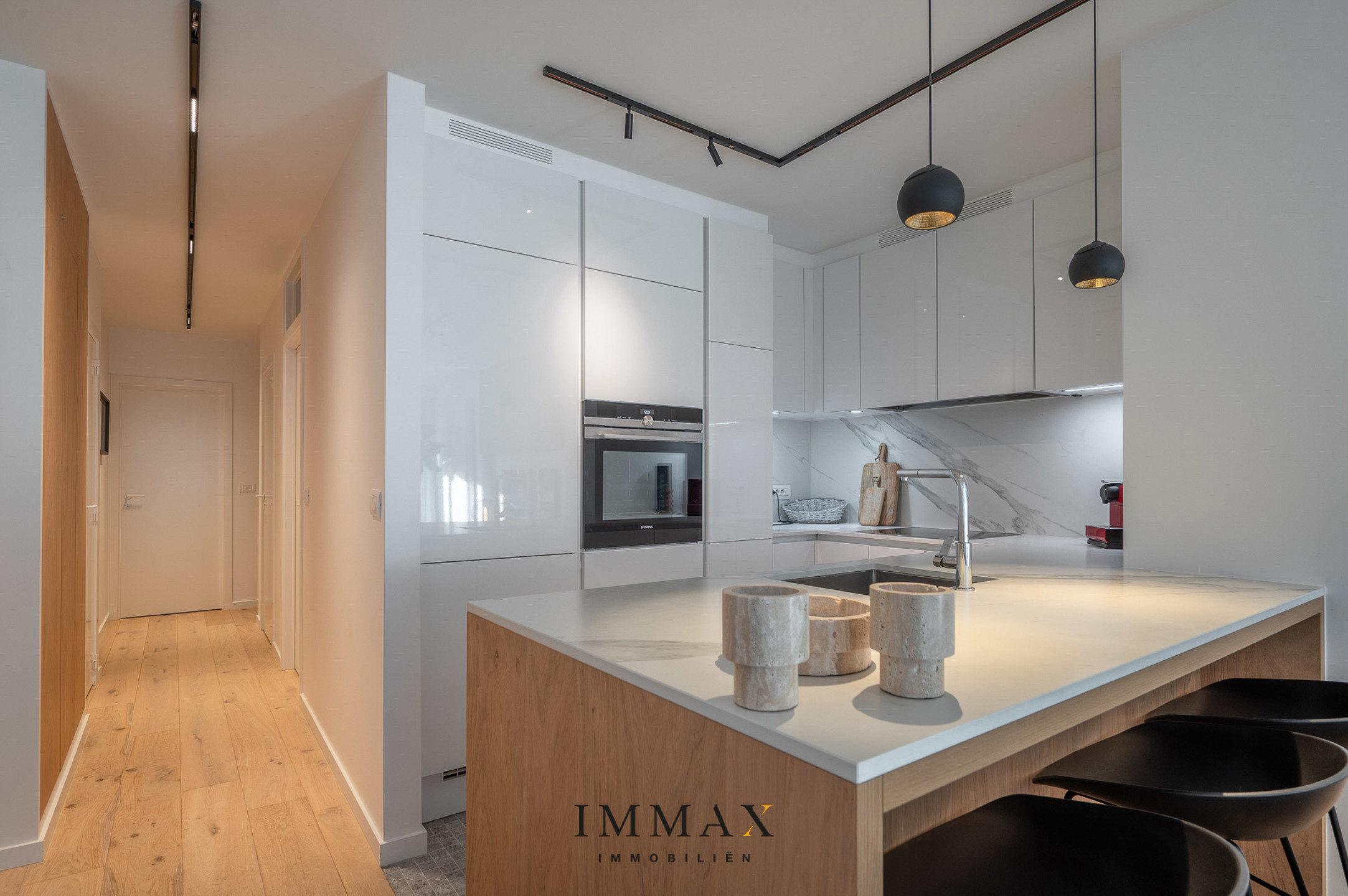 Prachtig gerenoveerd 3SLK-appartement gelegen vlakbij het Rubensplein en de zee - foto 5