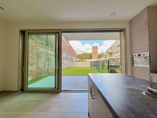 Stijlvol gelijkvloers nieuwbouwappartement met tuin in hartje Kapellen Ontdek dit instapklare nieuwbouwappartement met 2 slaapkamers, gelegen op...