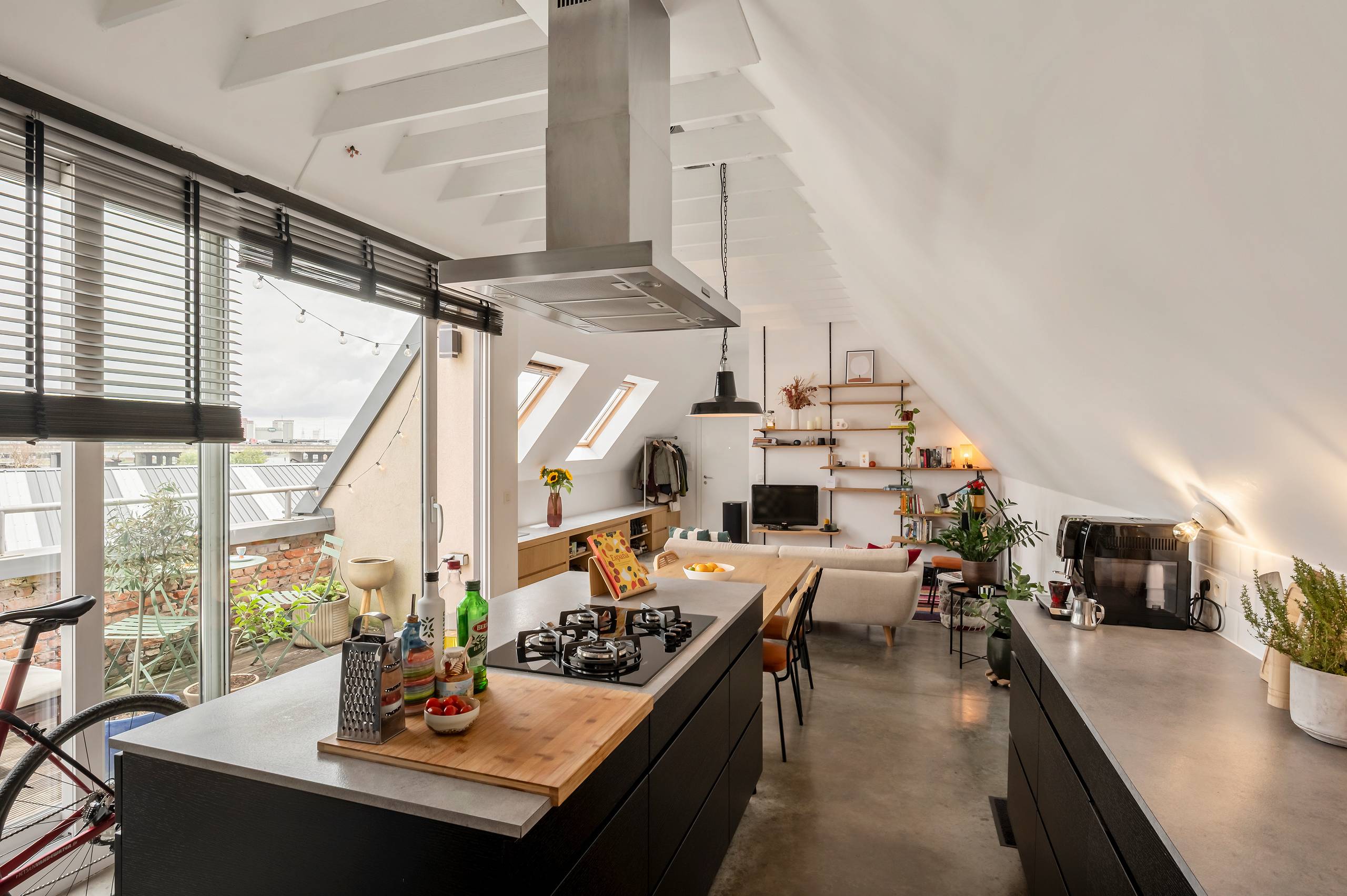 Een loft met karakter, marmer en toekomstmuziek - foto 4