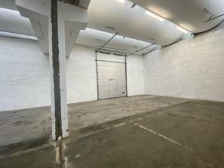 Entrepôt à louer – +/- 310 m² dans le zoning de Ans.Situé sur un site sécurisé et clôturé, cet entrepôt de +/- 310 m² bénéficie de la mise à...