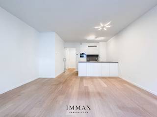 Dit recent appartement, gebouwd in 2020, bevindt zich op een topligging vlak bij zee en winkels. Het biedt een moderne afwerking en alle...