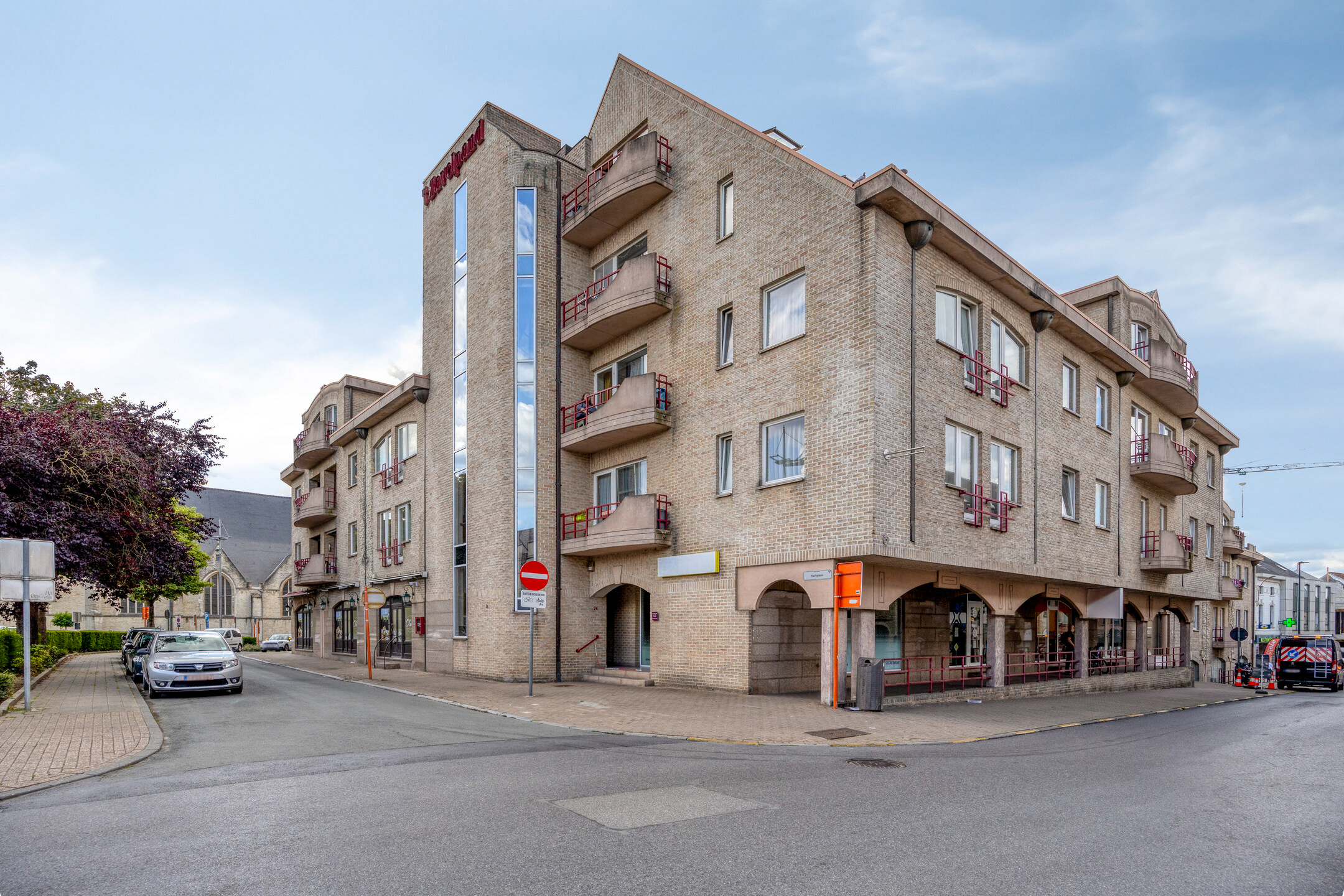 Centraal gelegen handels-/kantoorruimte te Zaventem. - foto 1