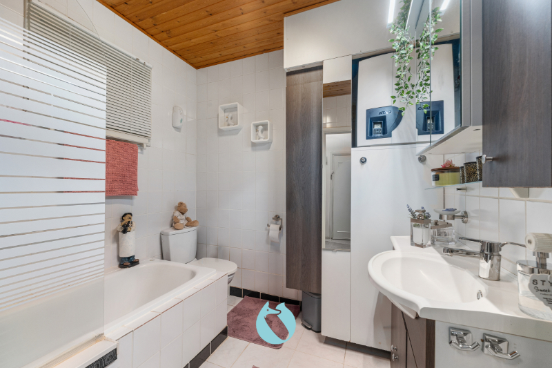 Kleinschalig hoekgebouw met 3 appartementen en 3 garages - foto 5