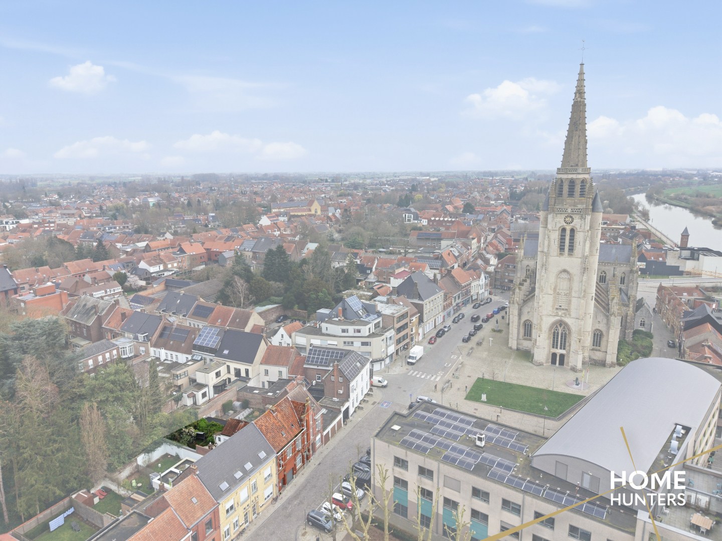 Karaktervolle stadswoning met 5 slaapkamers, ruime garage en tuin nabij de Leie in Wervik - foto 2