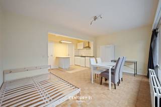 <p>In the Tiensestraat in Leuven, the absoloute city center, we offer you this extremely spacious studio with balcony. The unit itself is located on the second floor of the building and is a type: studio. The kitchen and bathroom are fully installed and equipped. Stores, public transportation, campuses and faculties can be found within walking distance. <br /><br />Interested in an on-site viewing? My pleasure! Contact us via verhuur@connect-immo.be or 016 229 228<br /><br />EPC: Label B - UC: 3083885</p>