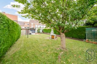 Deze CHARMANTE woning combineert ruimte, comfort en praktische voorzieningen.INDELING: Binnen vind je een lichtrijke, ruime woonkamer, een verzorgde...