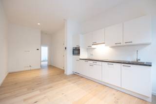 Gerenoveerd gelijkvloers appartement met stadstuin te Borgerhout!Het appartement betreedt men via de gelijkvloerse inkomhal en is als volgt...