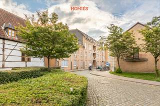 Deze ondergrondse autostaanplaatsen, in het gebouw City Gardens, is gelegen aan de Petermannenstraat 2B in Leuven. De plaats is gemakkelijk...