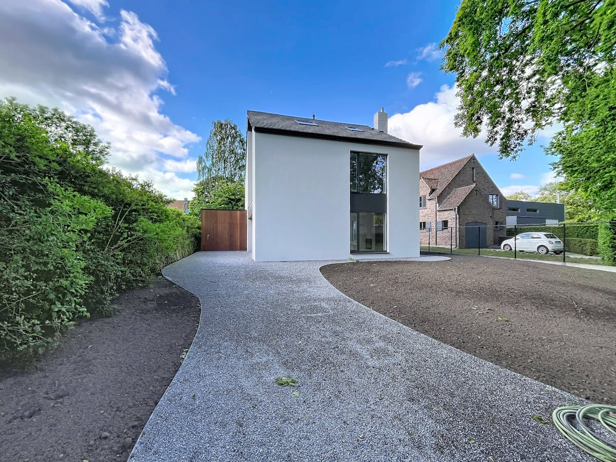 Volledig gerenoveerde woning op toplocatie te huur in Sint-Kruis - foto 1
