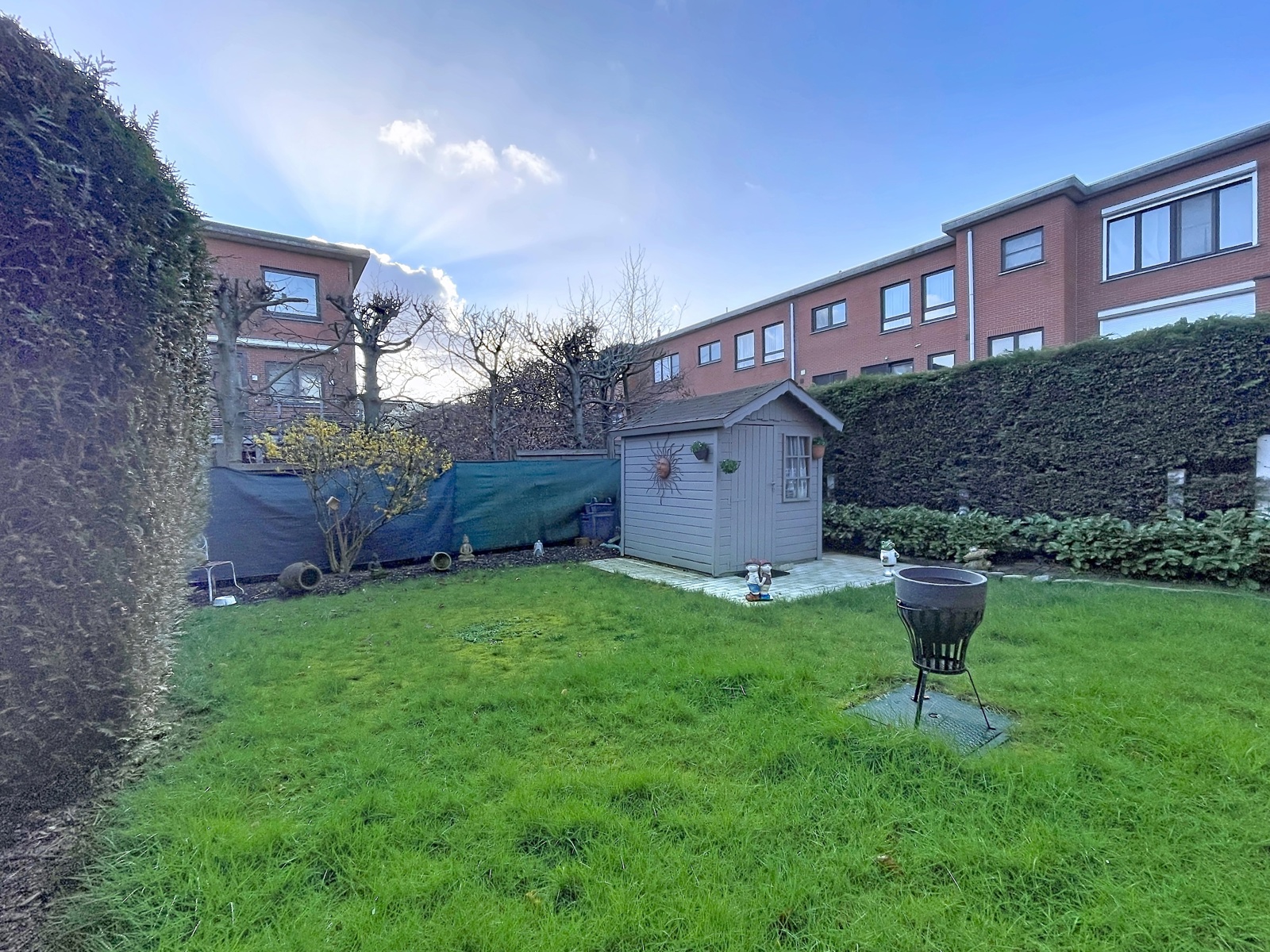 Vergund opbrengsteigendom met drie appartementen - foto 3