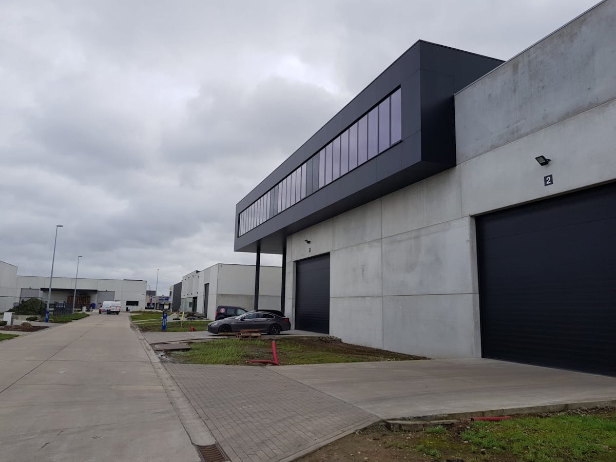 Bureau Casco (450 m²) à Zwevezele, finition personnalisée négociable ! - photo 1