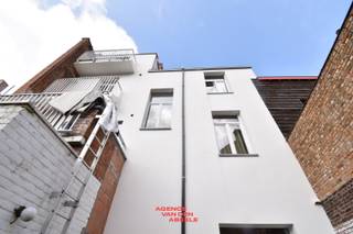 Vergund opbrengsteigendom bestaande uit 4 entiteiten op een toplocatie nabij het centrum van Brugge. Het pand bestaat uit 4 appartementen met...