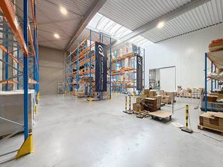 Deze KMO-units te huur genieten een uitstekende ligging vlakbij de E17, uitrit Kruishoutem, en profiteren daardoor van een zeer vlotte...