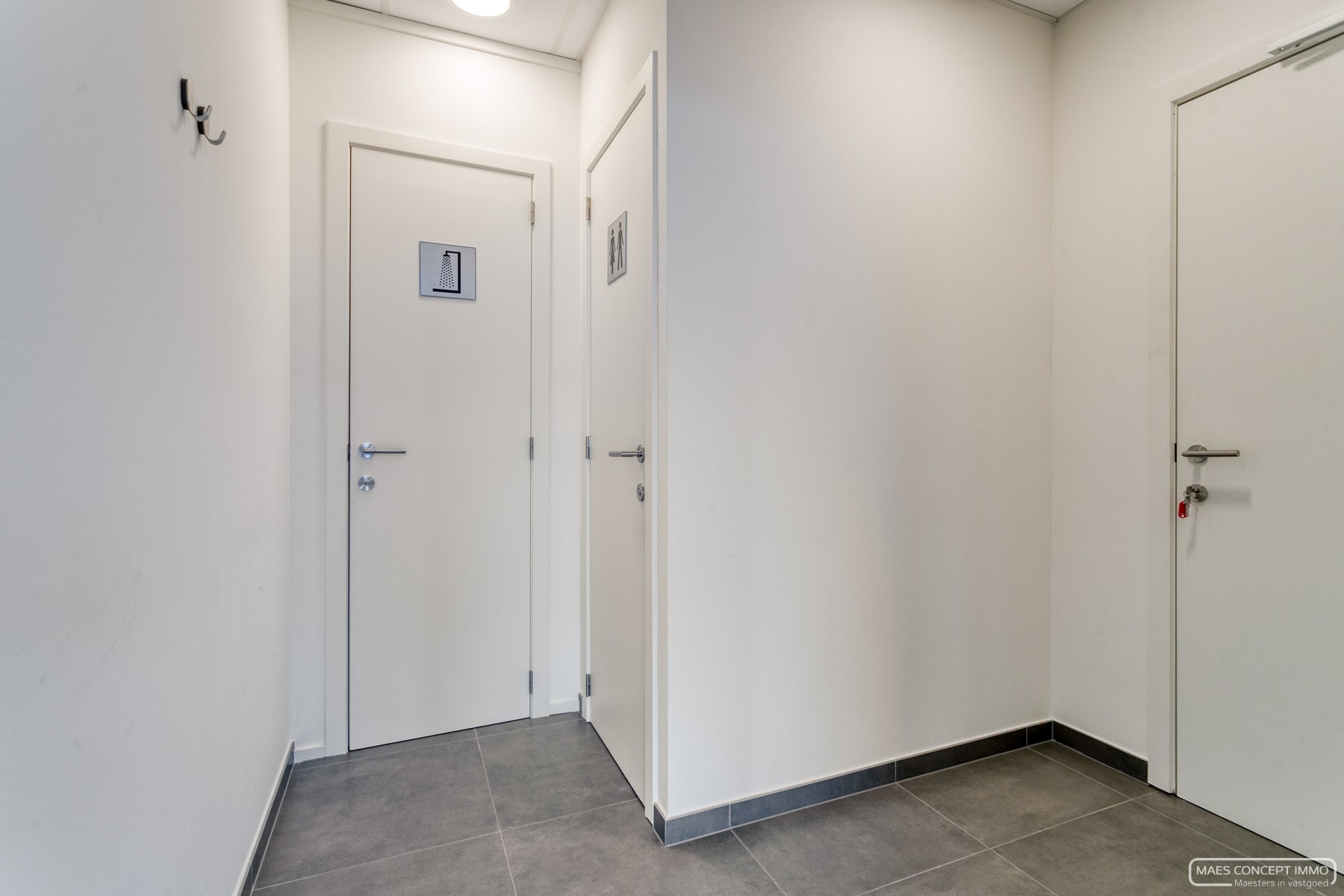 Kantoorruimte 273 m2 te koop vlakbij bij E17 te Zwevegem - foto 4