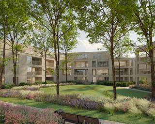 <strong>Ontdek nu de lanceringsactie van Park RSL!</strong> Voor de eerste vijf verkopen krijgen de kopers een gratis ondergrondse staanplaats. Park RSL is een nieuwbouwproject in het centrum van Roeselare, gelegen nabij de Kleine Bassin en op wandelafstand van de Grote Markt, het station en de Ooststraat. Het project omvat drie stijlvolle gebouwen: Residentie Roterie, Spinnerie en Linnerie. Dit woonproject biedt een perfecte balans tussen rust en stadsleven. De groene omgeving creëert een oase van rust, terwijl alle stedelijke voorzieningen binnen handbereik zijn. Dit 2-slaapkamersappartement in Residentie Roterie op de derde verdieping beschikt over een bewoonbare oppervlakte van ca. 82m² en een terras met een oppervlakte van ca. 11m². Duurzaamheid, wooncomfort en een groene leefomgeving staan centraal in dit project. Ieder appartement krijgt een ondergrondse staanplaats aangewezen en deze is verplicht aan te kopen en niet inbegrepen in de vermelde prijs. De bouwwerken starten in de zomer van 2025. Brecht organiseert voor dit project afspraken op kantoor, mits het maken van een afspraak via 051 67 67 57. Meer algemene informatie is terug te vinden via www.bordes.be